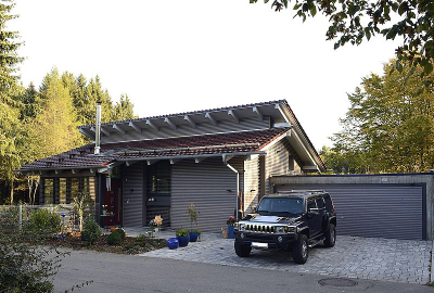 Musterhaus Gächingen Garagenseite